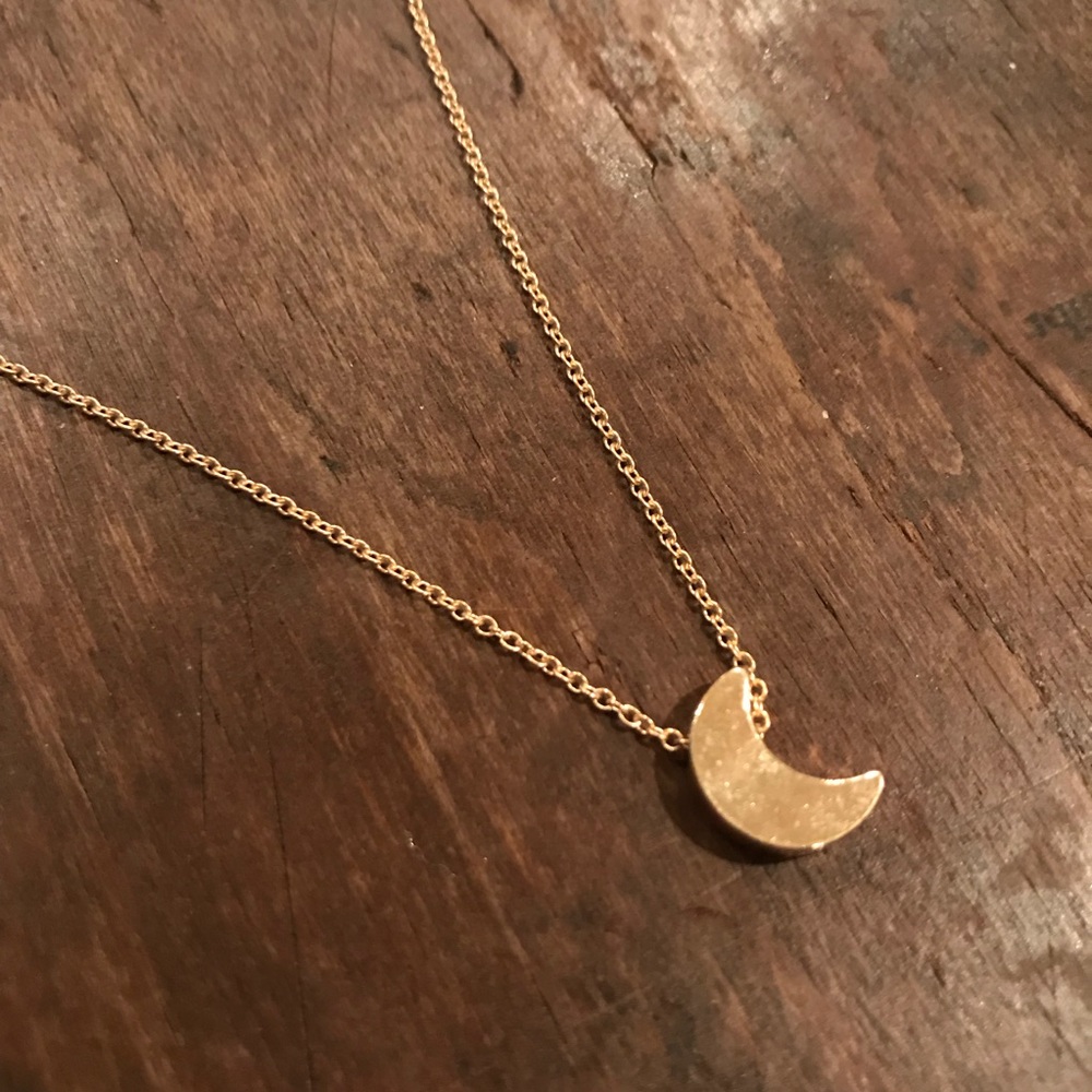 LAST ONE  ♡ GOLD Crescent Moon Necklace GIFT - Picture 2 of 4